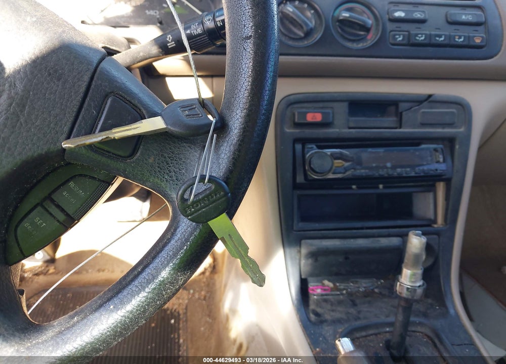 1997 HONDA ACCORD LX VIN: 1HGCD5631VA104094