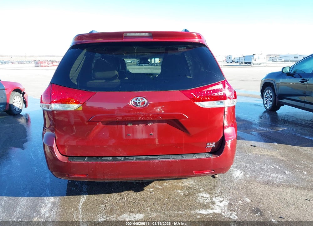 2012 TOYOTA SIENNA XLE 7 PASSENGER VIN: 5TDDK3DC7CS048212