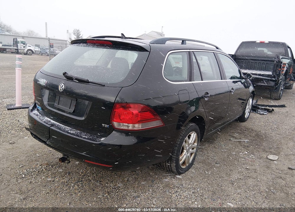 2011 VOLKSWAGEN JETTA SPORTWAGEN 2.0L TDI VIN: 3VWML7AJ5BM601930
