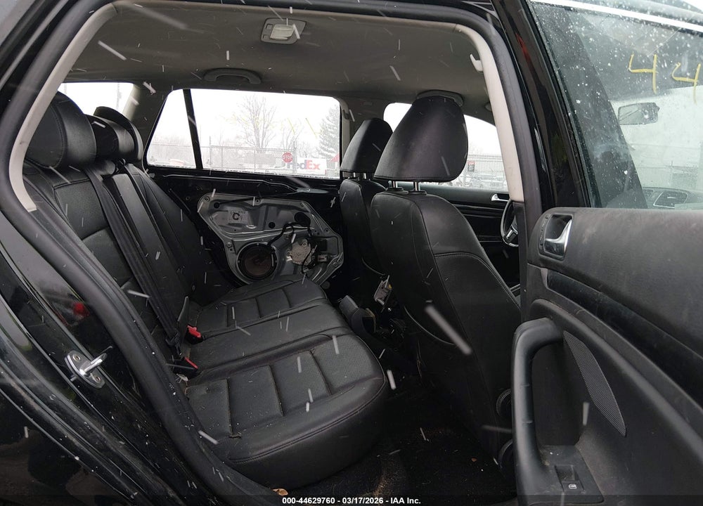 2011 VOLKSWAGEN JETTA SPORTWAGEN 2.0L TDI VIN: 3VWML7AJ5BM601930