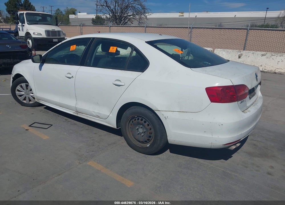 2014 VOLKSWAGEN JETTA 2.0L S VIN: 3VW2K7AJ2EM425384