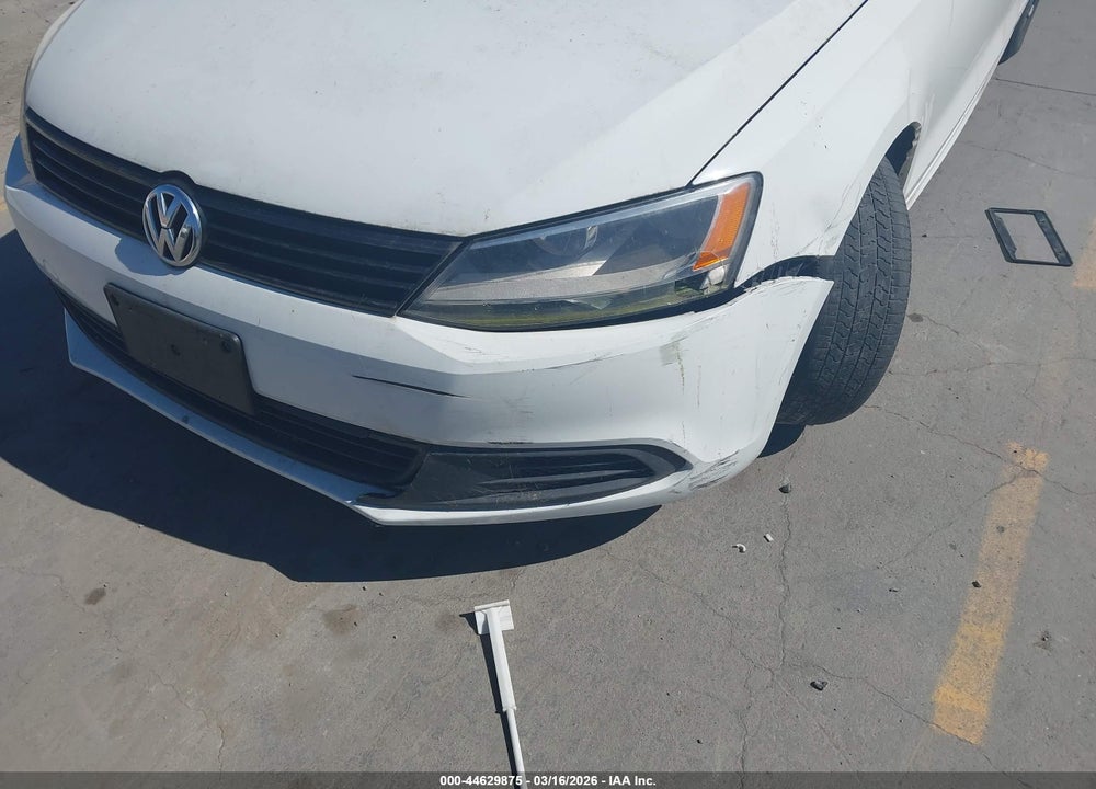 2014 VOLKSWAGEN JETTA 2.0L S VIN: 3VW2K7AJ2EM425384