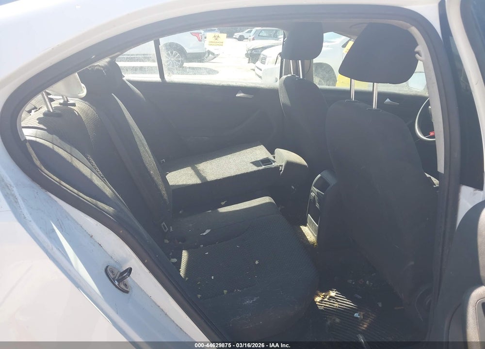 2014 VOLKSWAGEN JETTA 2.0L S VIN: 3VW2K7AJ2EM425384