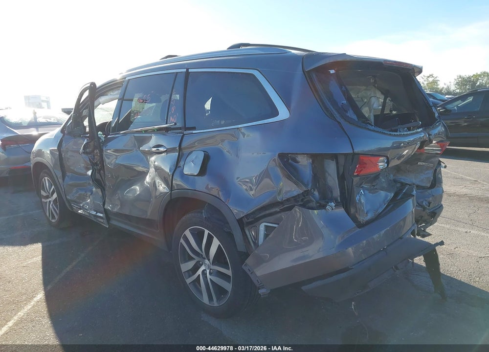 2016 HONDA PILOT TOURING VIN: 5FNYF5H90GB015207