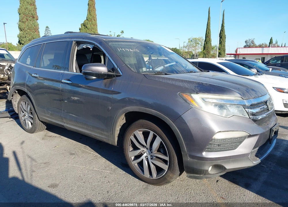 2016 HONDA PILOT TOURING VIN: 5FNYF5H90GB015207