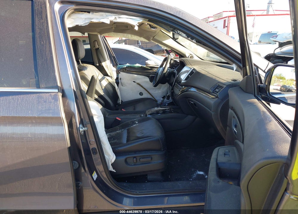2016 HONDA PILOT TOURING VIN: 5FNYF5H90GB015207