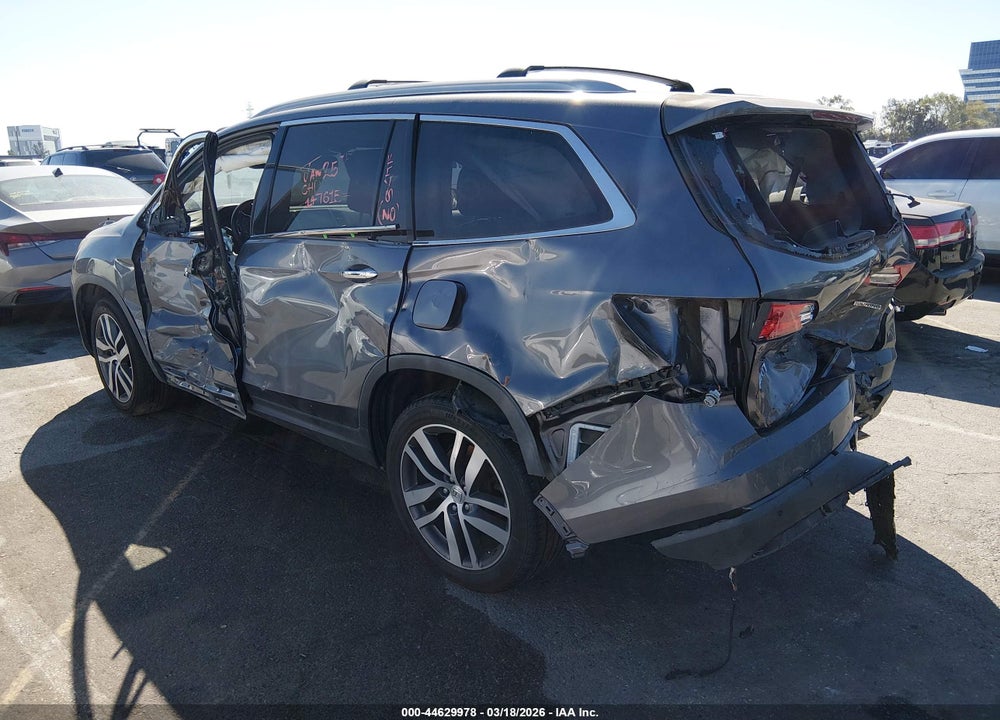 2016 HONDA PILOT TOURING VIN: 5FNYF5H90GB015207