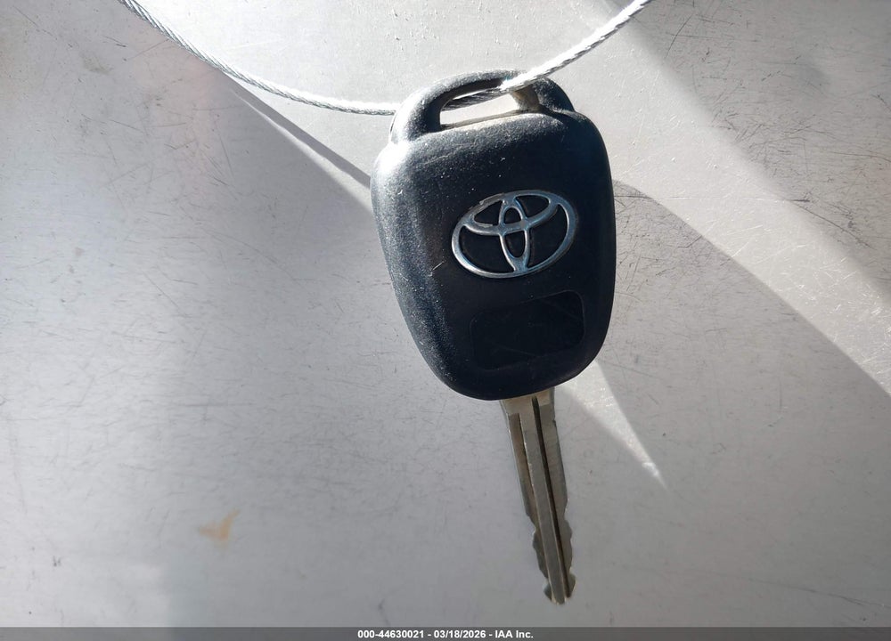 2014 TOYOTA COROLLA LE VIN: 5YFBURHE9EP041189