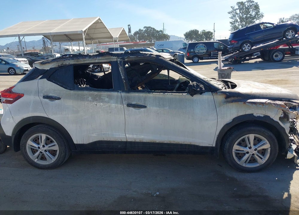 2019 NISSAN KICKS S VIN: 3N1CP5CU1KL549056