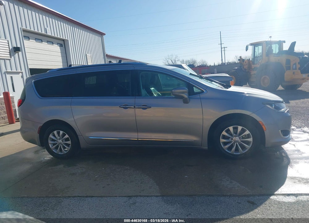 2018 CHRYSLER PACIFICA TOURING L PLUS VIN: 2C4RC1EG6JR261828