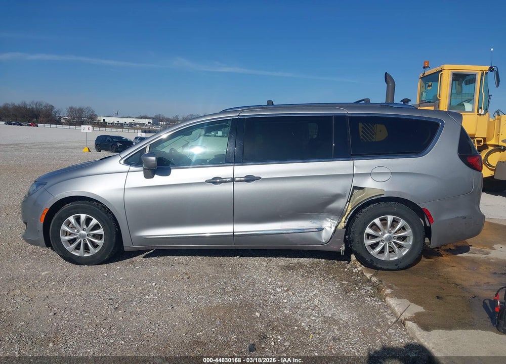 2018 CHRYSLER PACIFICA TOURING L PLUS VIN: 2C4RC1EG6JR261828