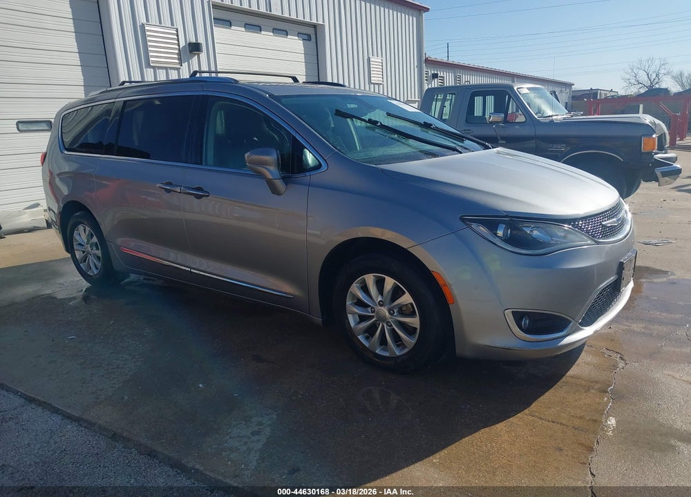 2018 CHRYSLER PACIFICA TOURING L PLUS VIN: 2C4RC1EG6JR261828