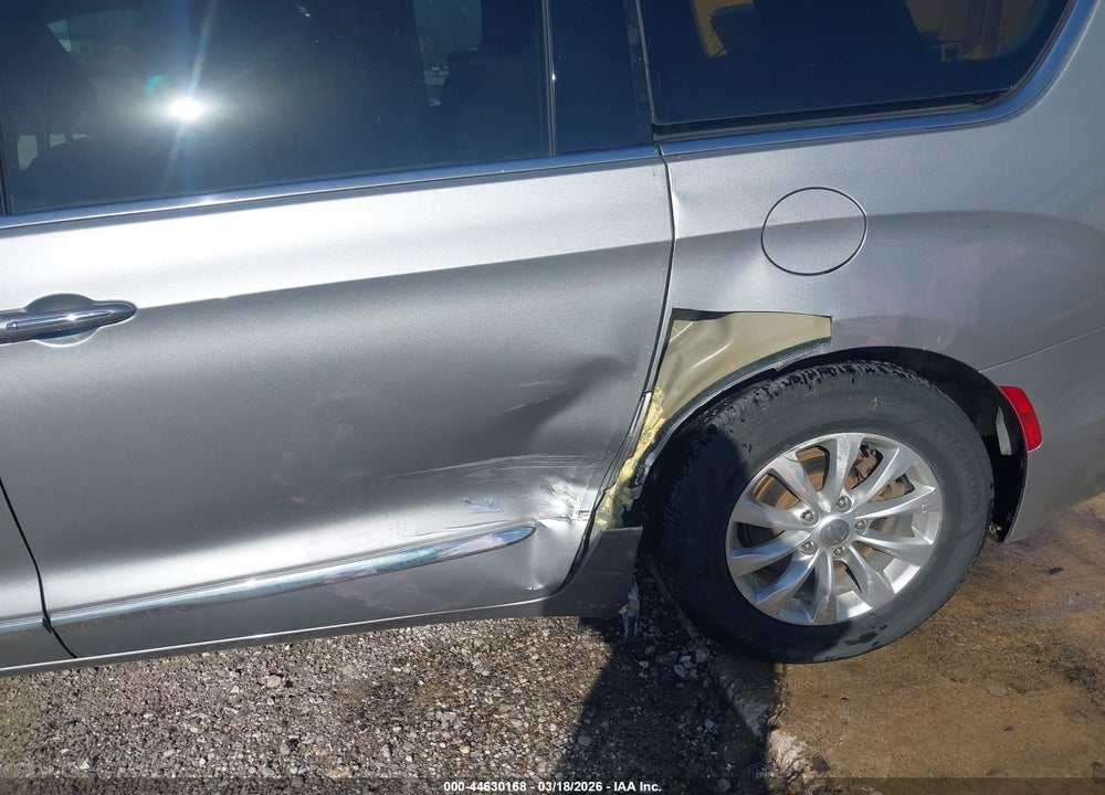 2018 CHRYSLER PACIFICA TOURING L PLUS VIN: 2C4RC1EG6JR261828