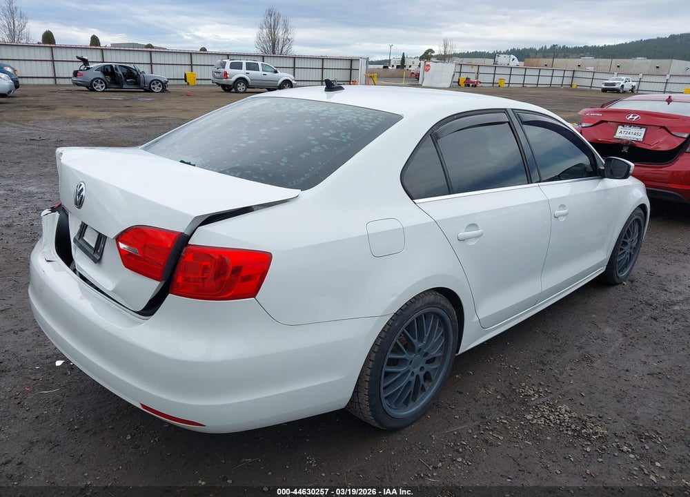 2014 VOLKSWAGEN JETTA 1.8T SE VIN: 3VWD17AJ2EM300039