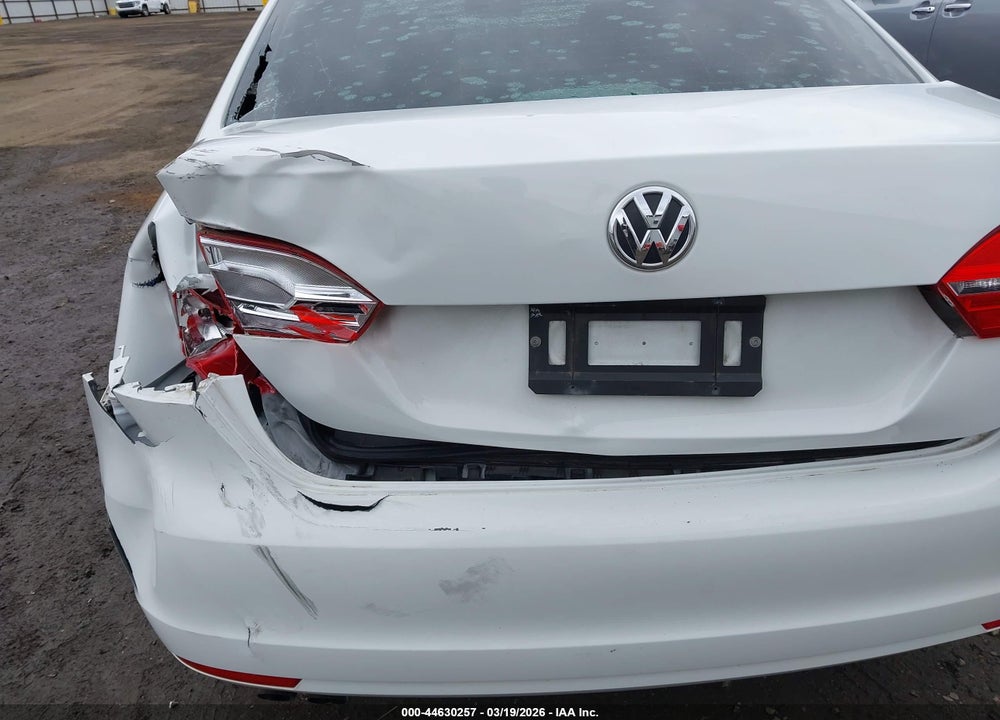 2014 VOLKSWAGEN JETTA 1.8T SE VIN: 3VWD17AJ2EM300039