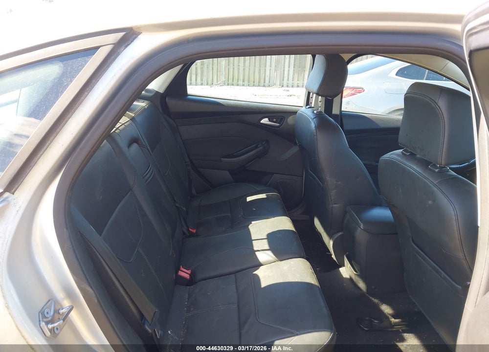 2016 FORD FOCUS SE VIN: 1FADP3F20GL332316