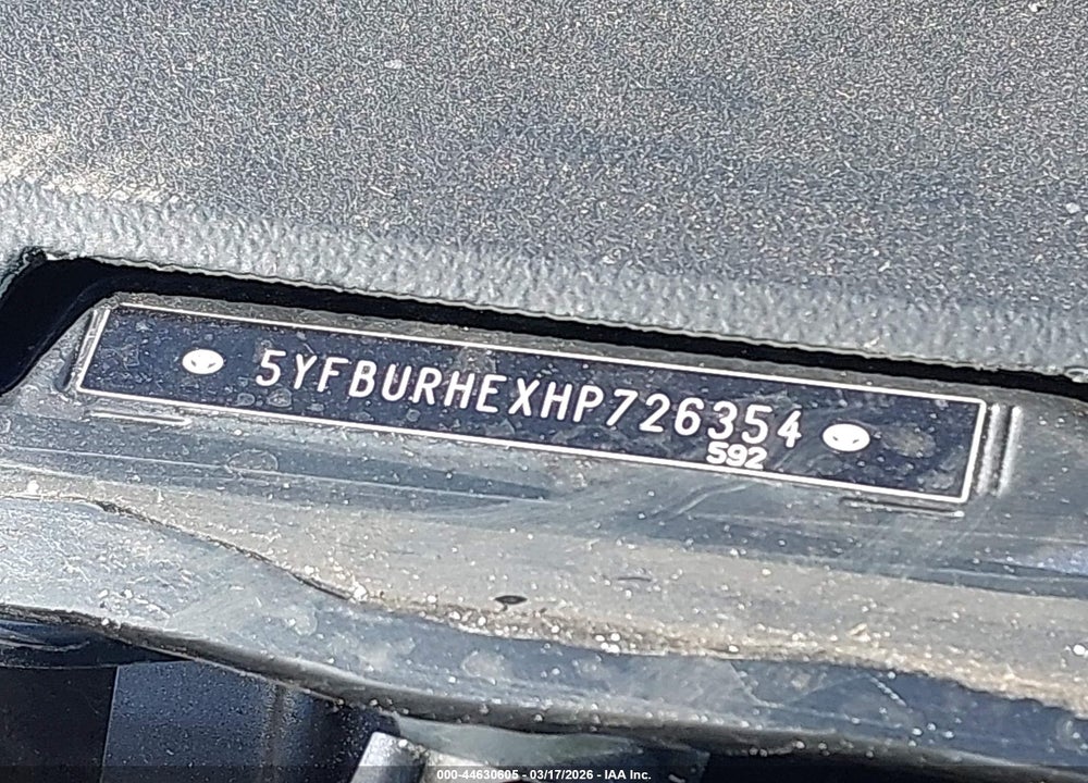 2017 TOYOTA COROLLA LE VIN: 5YFBURHEXHP726354