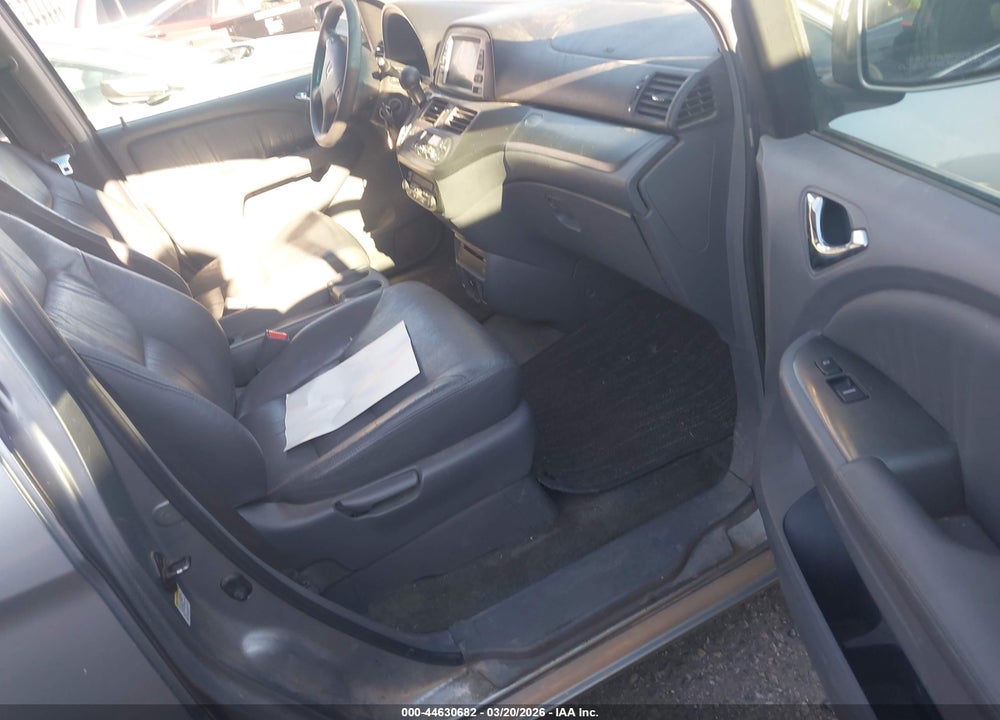 2005 HONDA ODYSSEY EX-L VIN: 5FNRL38765B092077