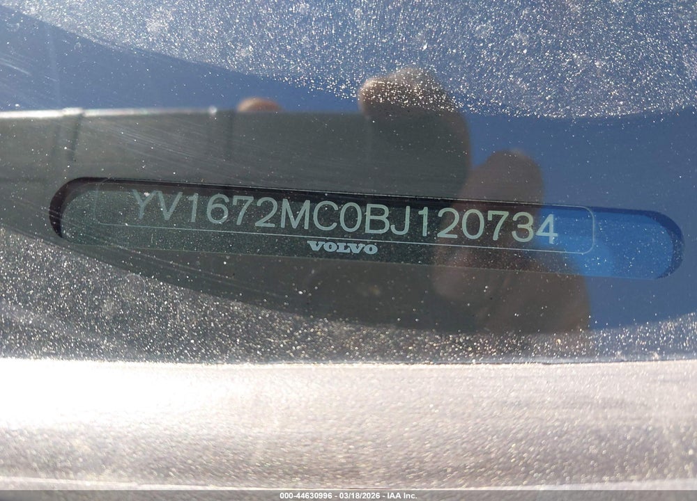 2011 VOLVO C70 T5 VIN: YV1672MC0BJ120734