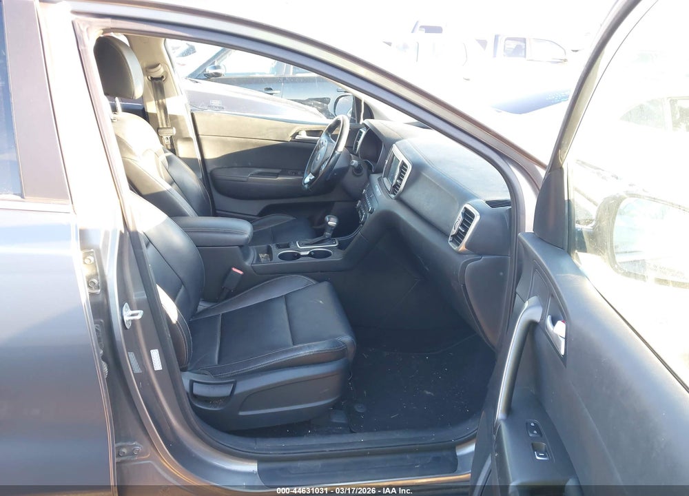 2017 KIA SPORTAGE EX VIN: KNDPNCAC5H7050860