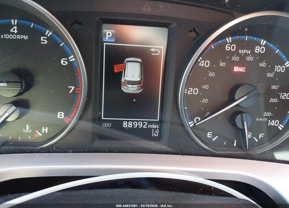 2018 TOYOTA RAV4 XLE VIN: JTMWFREV4JD118483