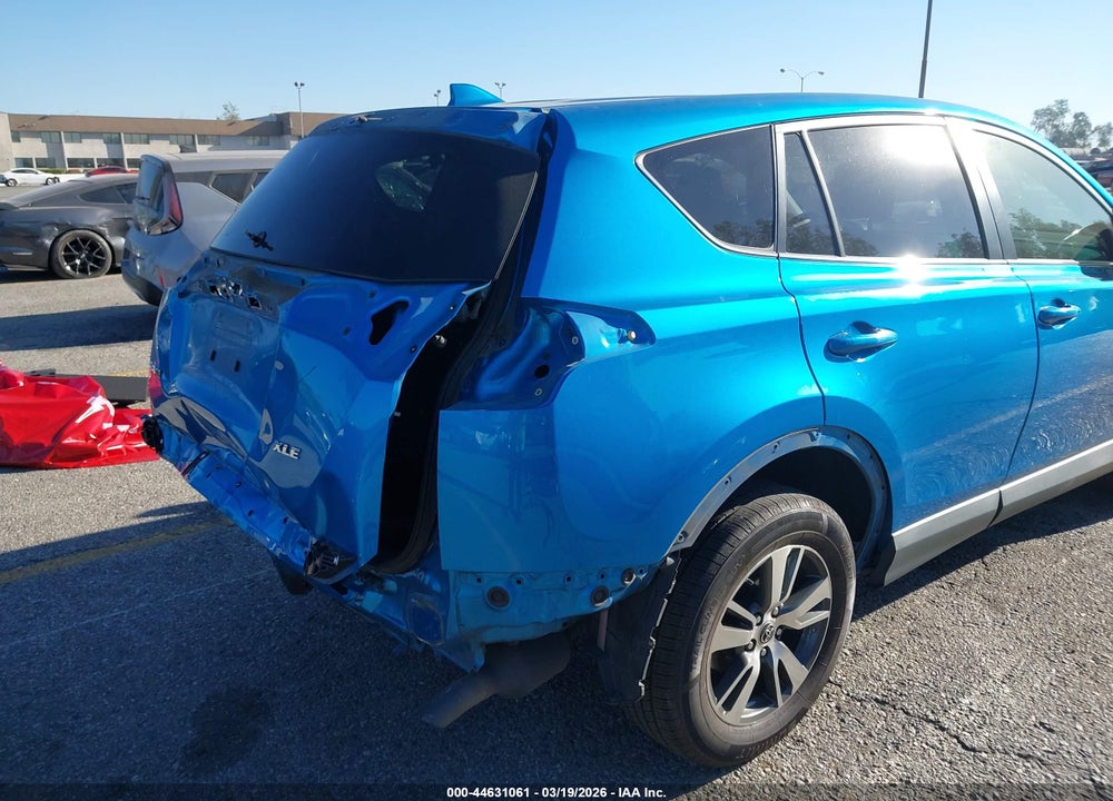 2018 TOYOTA RAV4 XLE VIN: JTMWFREV4JD118483