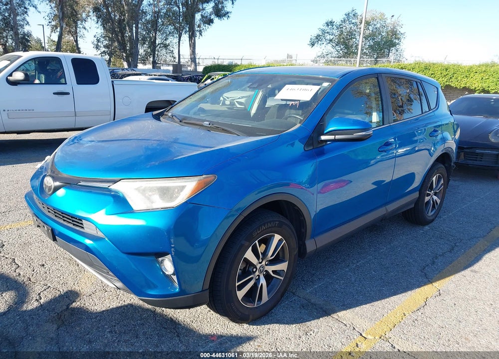2018 TOYOTA RAV4 XLE VIN: JTMWFREV4JD118483