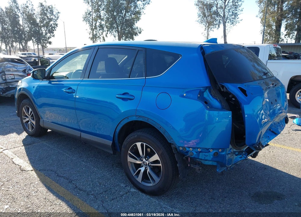 2018 TOYOTA RAV4 XLE VIN: JTMWFREV4JD118483