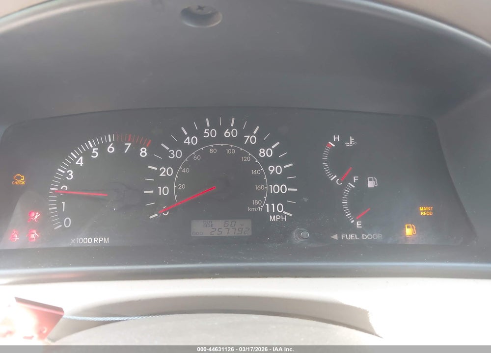 2005 TOYOTA COROLLA LE VIN: 1NXBR32EX5Z392148