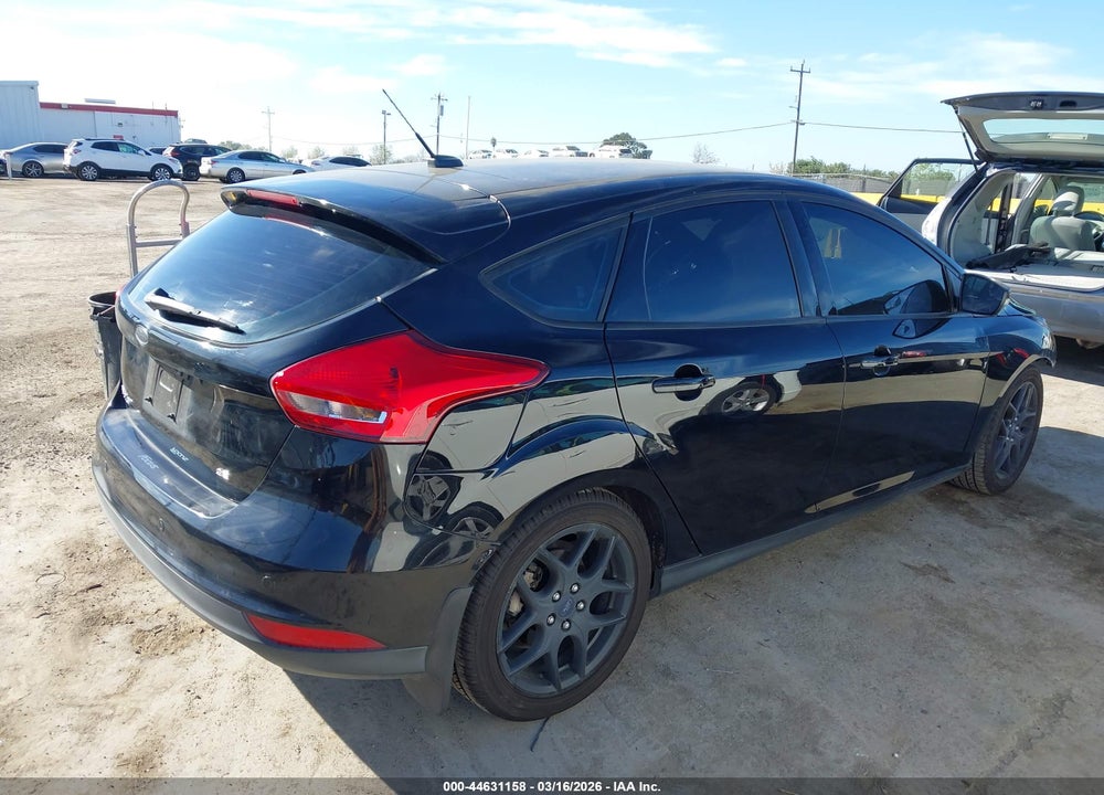 2016 FORD FOCUS SE VIN: 1FADP3K2XGL276200