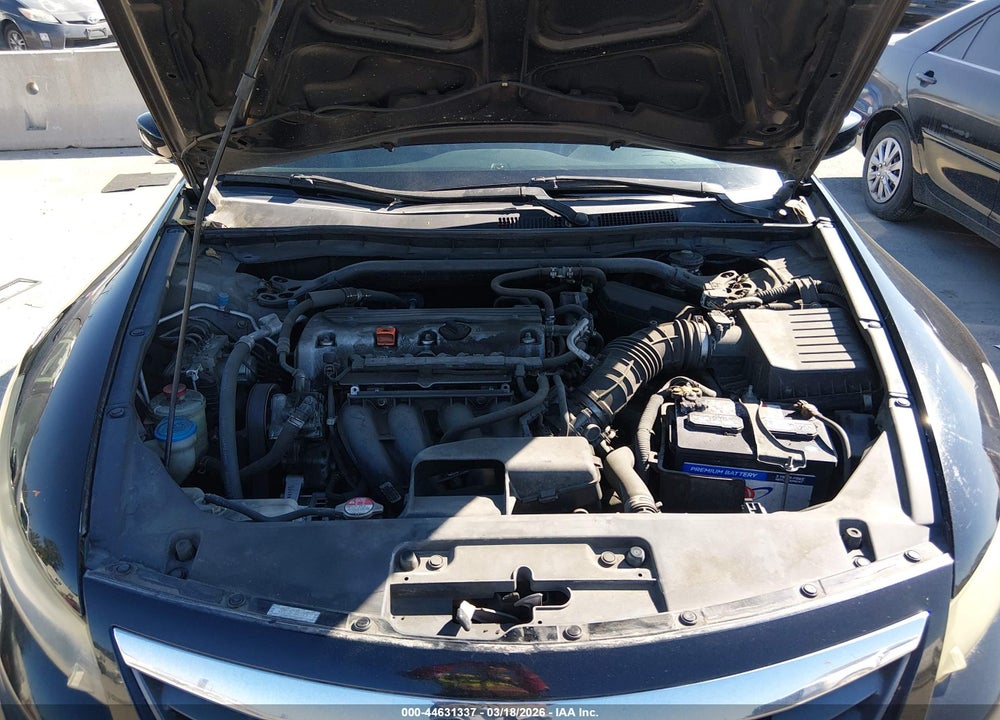 2011 HONDA ACCORD 2.4 EX-L VIN: 1HGCS1B88BA014713