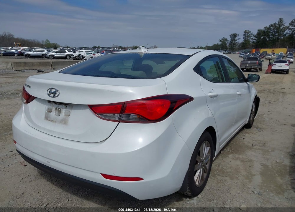 2015 HYUNDAI ELANTRA SE VIN: 5NPDH4AE7FH583318