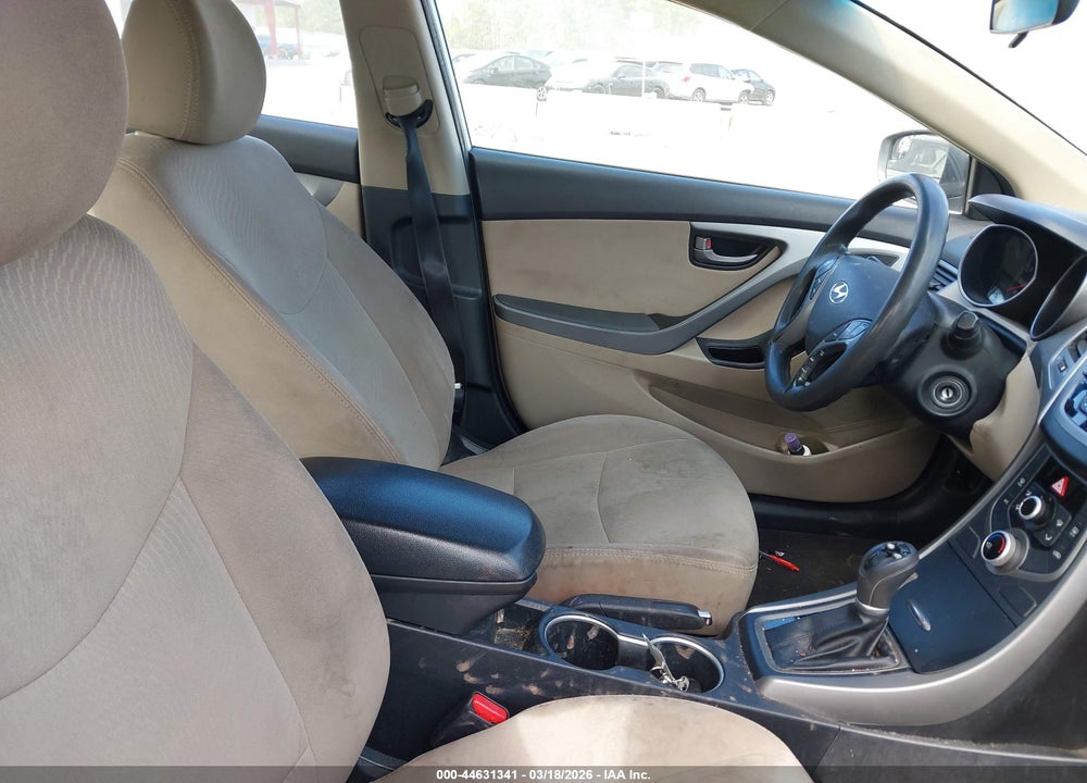 2015 HYUNDAI ELANTRA SE VIN: 5NPDH4AE7FH583318