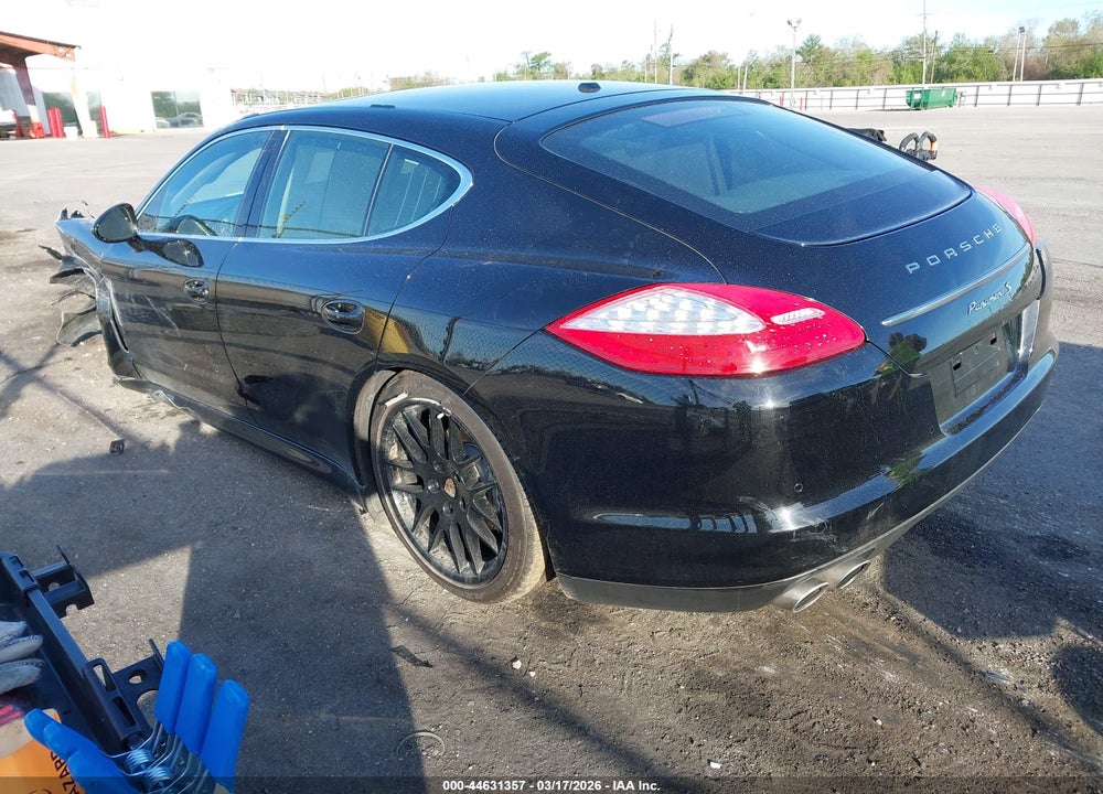 2013 PORSCHE PANAMERA S VIN: WP0AB2A78DL061140