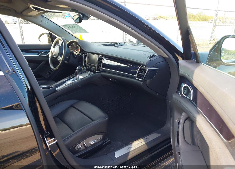 2013 PORSCHE PANAMERA S VIN: WP0AB2A78DL061140