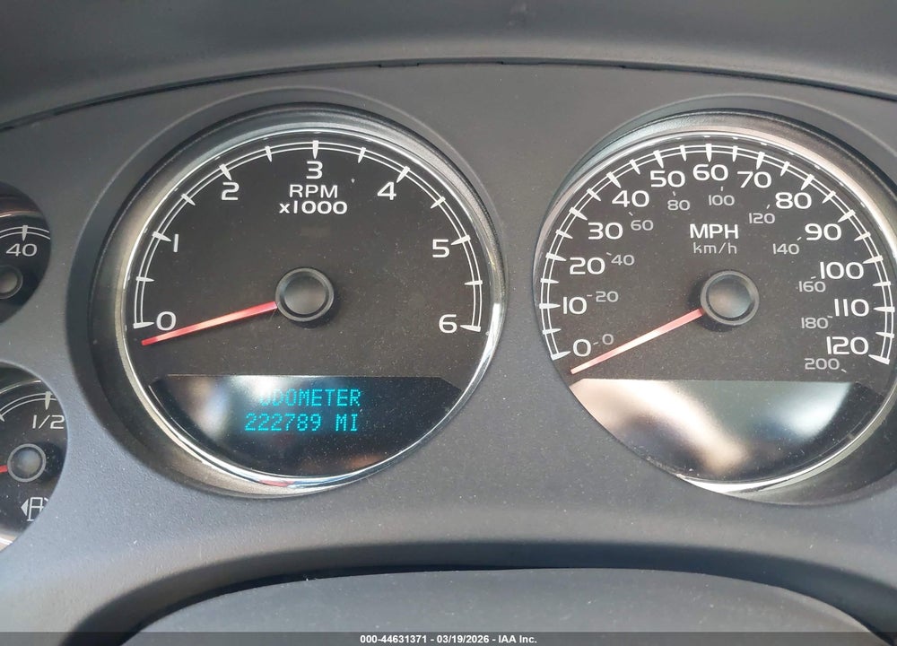 2007 CHEVROLET SUBURBAN 1500 LT VIN: 3GNFC16J77G132760
