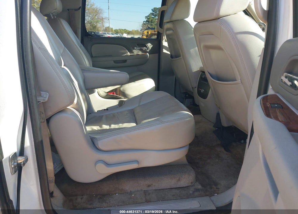 2007 CHEVROLET SUBURBAN 1500 LT VIN: 3GNFC16J77G132760