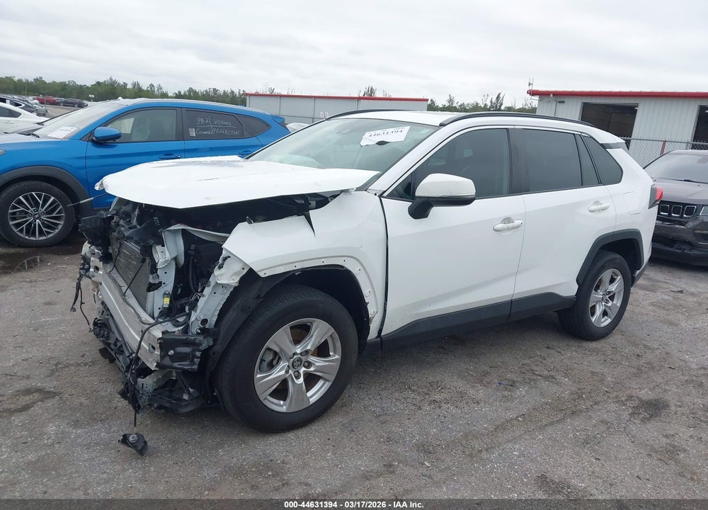 2020 TOYOTA RAV4 XLE VIN: 2T3W1RFV6LW063652
