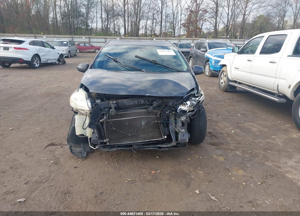 2013 TOYOTA PRIUS TWO VIN: JTDKN3DU8D1658075
