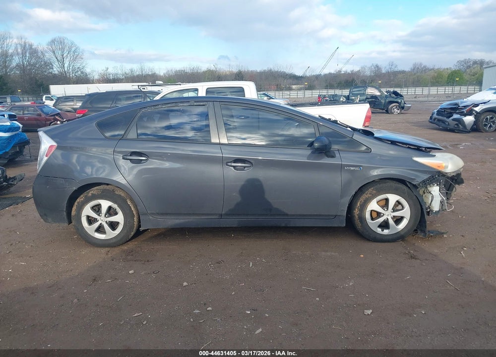 2013 TOYOTA PRIUS TWO VIN: JTDKN3DU8D1658075