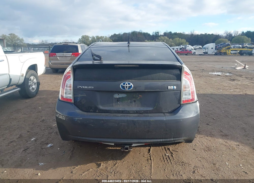 2013 TOYOTA PRIUS TWO VIN: JTDKN3DU8D1658075