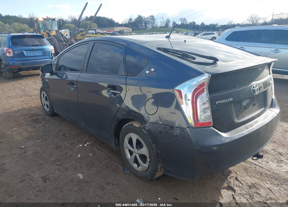 2013 TOYOTA PRIUS TWO VIN: JTDKN3DU8D1658075