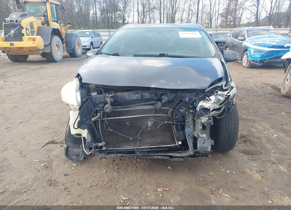 2013 TOYOTA PRIUS TWO VIN: JTDKN3DU8D1658075
