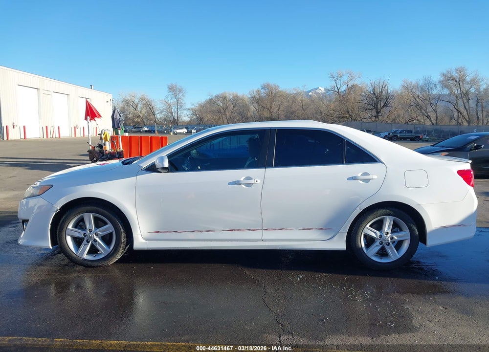2013 TOYOTA CAMRY SE VIN: 4T1BF1FK2DU662467