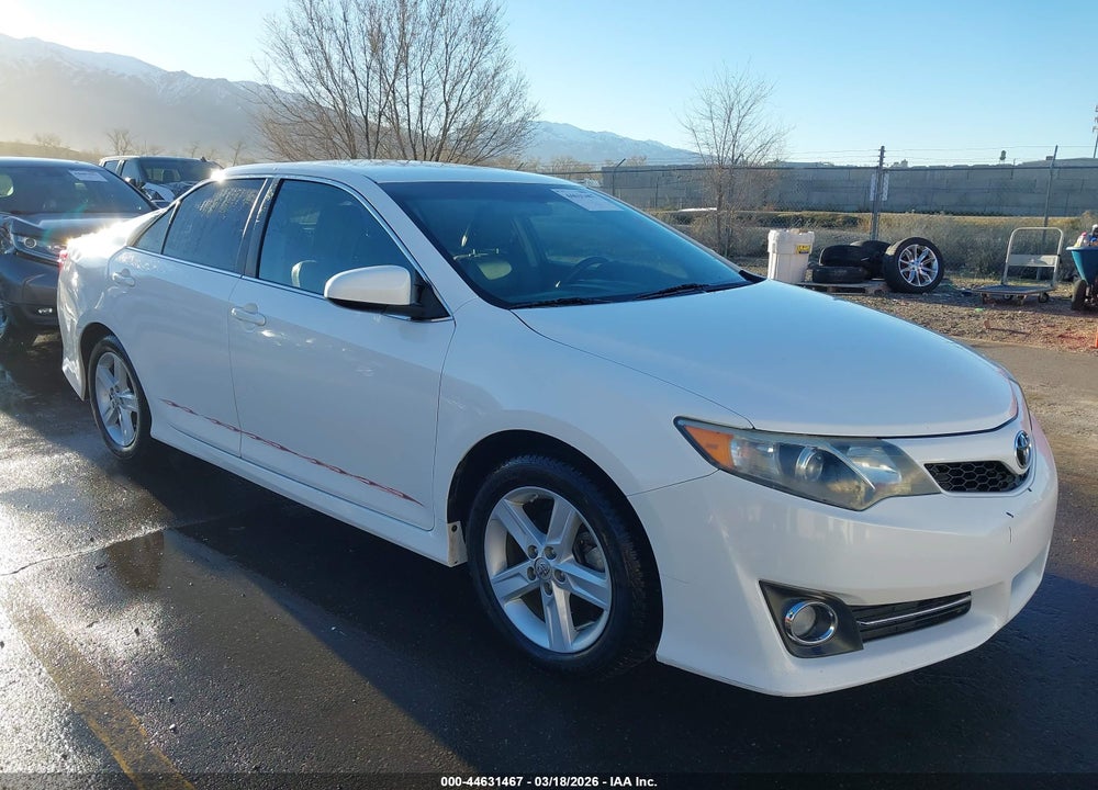 2013 TOYOTA CAMRY SE VIN: 4T1BF1FK2DU662467