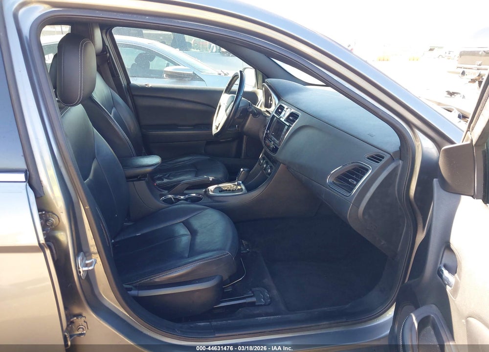 2011 CHRYSLER 200 LIMITED VIN: 1C3BC2FB2BN580611