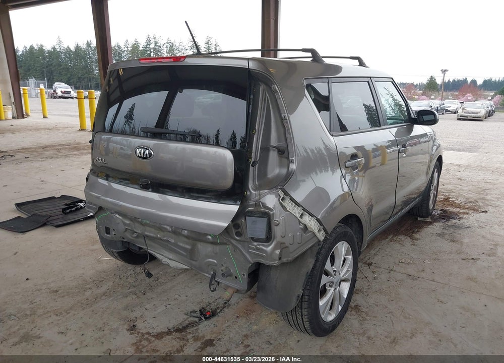 2016 KIA SOUL + VIN: KNDJP3A50G7385573