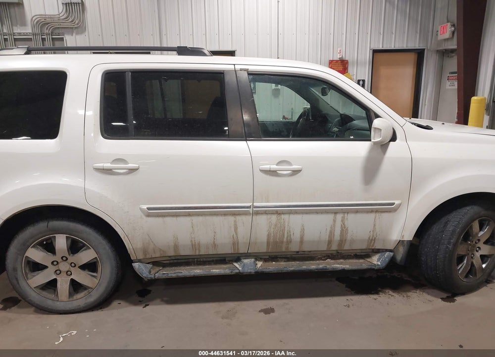 2013 HONDA PILOT TOURING VIN: 5FNYF4H9XDB040640