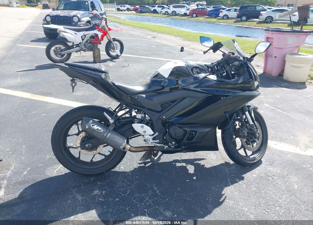 2022 YAMAHA YZFR3 A VIN: MH3RH18Y3NK008560