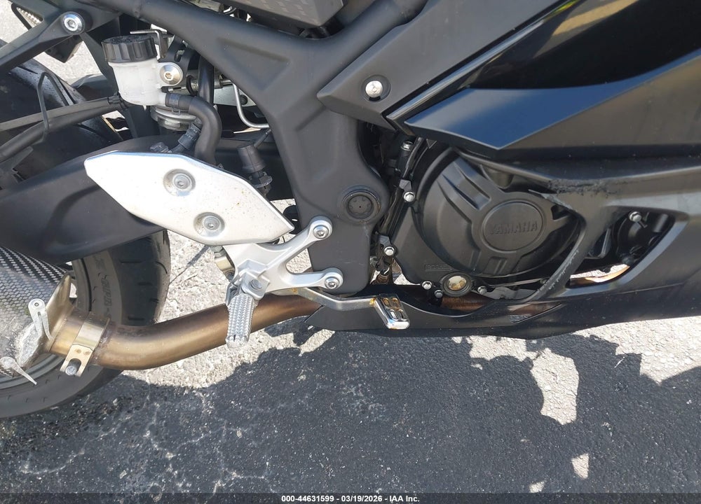 2022 YAMAHA YZFR3 A VIN: MH3RH18Y3NK008560